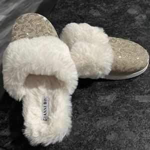 Gianni Bini Slippers size 10m